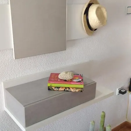 California - All-day Sunny 2-bedroom