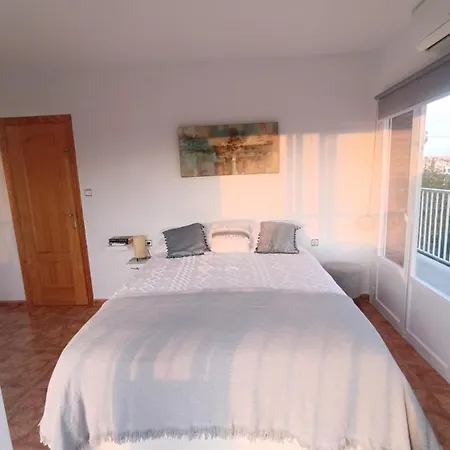 California - All-day Sunny 2-bedroom
